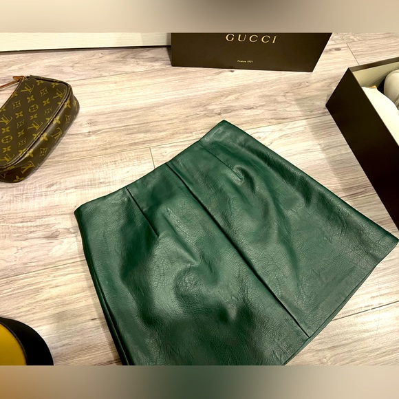 Trendy lather skirt 🌿✨ - Picture 3 of 3